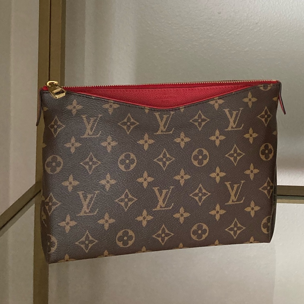 SOLD LV Pallas Beauty Case - Picture 1 of 9